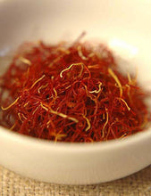 Closeup of a bowl of loose Spanish saffron