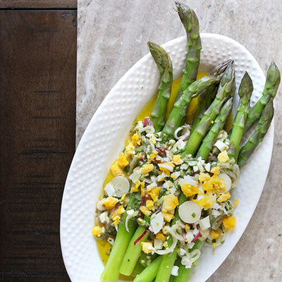 Asparagus with Spring Onion Vinaigrette & Wild Fennel Pollen